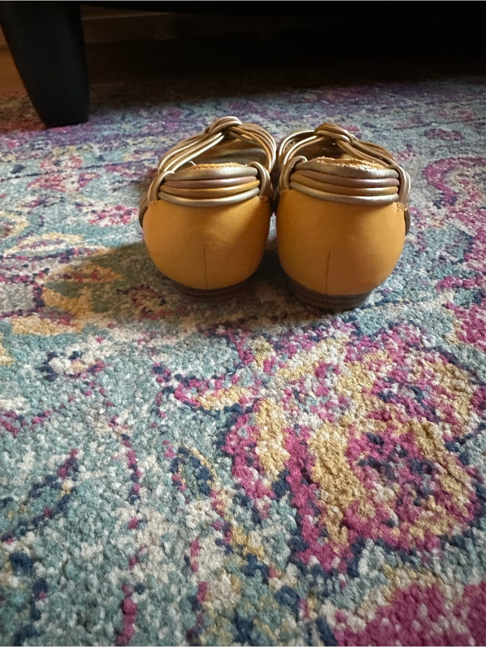 Seychelles Mustard Yellow & Gold accent Knotted Flat Sandals. Size 6.5 - Picture 3 of 8